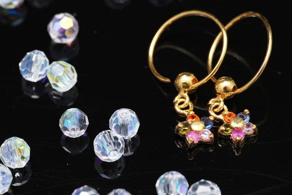 Ear-ring with pearl and jewellery — 스톡 사진