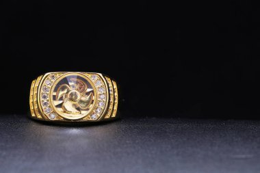 Altın yüzük, Türbin