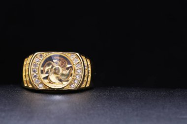 Altın yüzük, Türbin