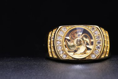 Altın yüzük, Türbin