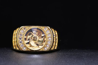 Altın yüzük, Türbin