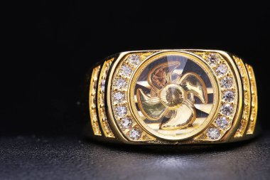 Altın yüzük, Türbin