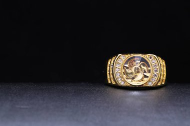 Altın yüzük, Türbin