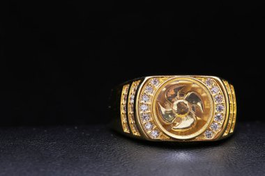 Altın yüzük, Türbin