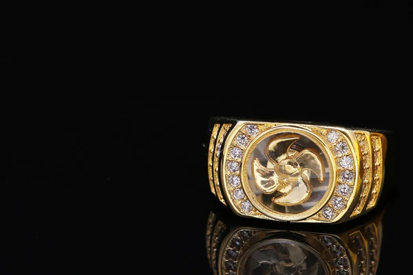 黄金の指輪タービン — ストック写真
