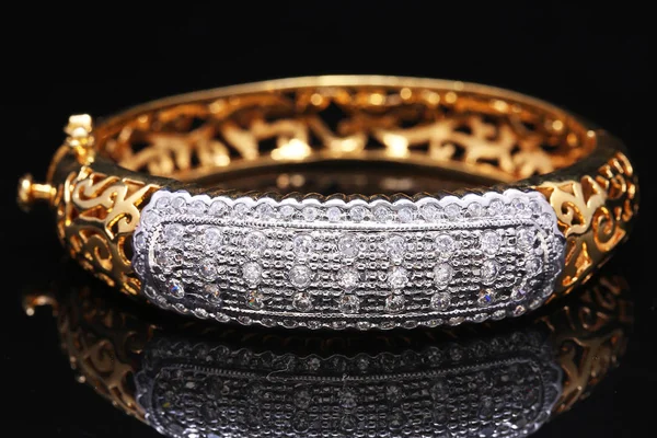 Brazalete, brazalete de estilo antiguo tailandés — Foto de Stock