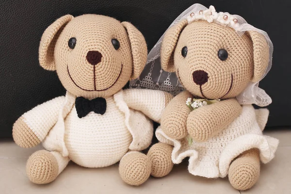 Urso boneca no amor, brinquedo ursos com casamento — Fotografia de Stock
