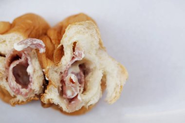 Ekmek jambon peyniri