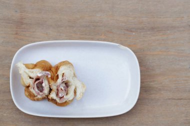 Ekmek jambon peyniri