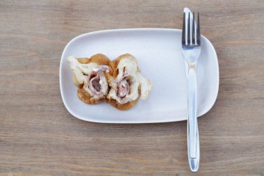 Ekmek jambon peyniri