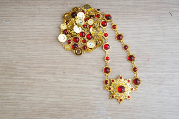 Accessori Stile Thailandese Oro Pietra Preziosa Rossa — Foto Stock