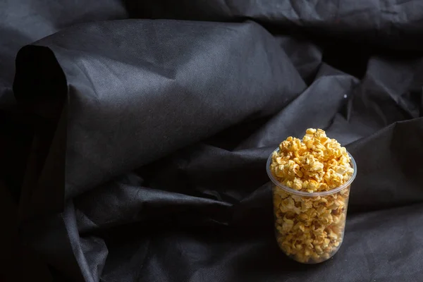 Popcorn Einem Großen Eimer — Stockfoto