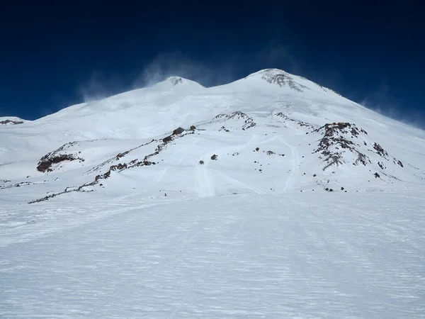 자연의 아름다움 엘브루스 꼭대기의 — 스톡 사진