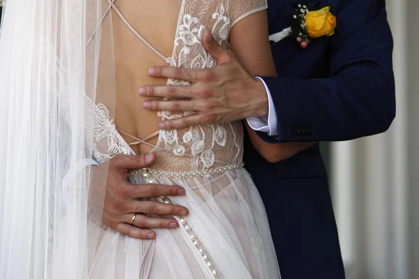 Novomanželé Čekají Registraci Výměnu Prstenů — Stock fotografie