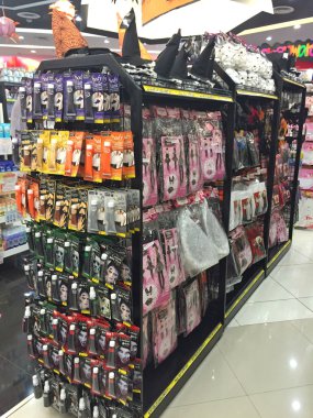 Bangkok, Tayland - 10 Ekim: Cadılar Bayramı ürünleri stok merkezi Chaengwattana mağazada 10 Ekim 2016 üzerinde Bangkok, Tayland, Thailand içinde bir dükkanda.