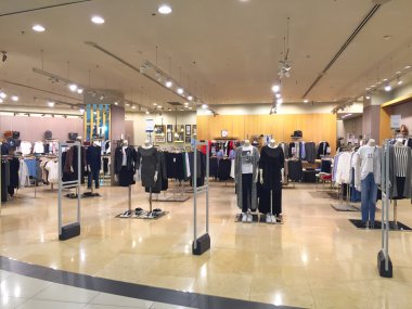 Bangkok, Tayland - 10 Ekim: kumaş Dükkanı içinde alışveriş merkezinde Merkez Chaengwattana 10 Ekim 2016 üzerinde Bangkok, Tayland.