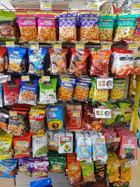 Chiang Rai, Tayland - 28 Kasım: çeşitli marka kuru fındık üzerinde 28 Kasım 2016 yılında Chiang rai, Tayland