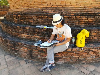 Ayutthaya, Tayland - 29 Kasım: tanımlanamayan Japon turistler Ayutthaya Historical Park Wat Phra Sri Sanphet, Ayutthaya, Tayland 29 Kasım 2016 üzerinde boyama