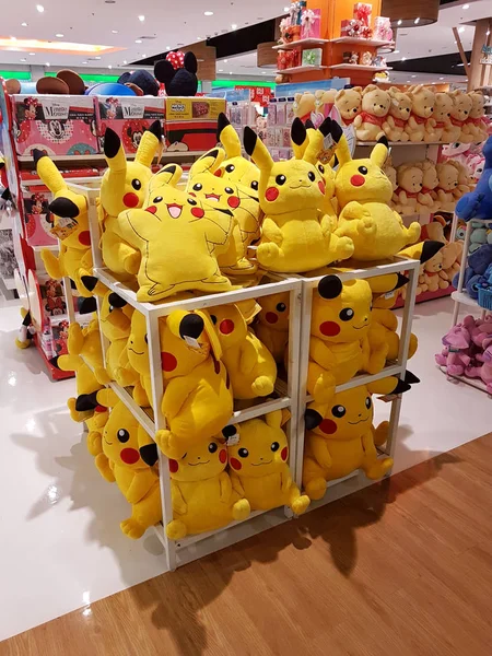 CHIANG RAI, THAILAND - FEBRUARY 2: Department store interior view with pokemon at Central Plaza pada 2 Februari 2017 di Chiang rai, Thailand . — Stok Foto