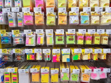 Chiang Rai, Tayland - 15 Şubat: çeşitli marka renkli sopa not ambalajında Satılık süpermarket stand veya raf üzerinde 15 Şubat 2017 yılında Chiang rai, Tayland.