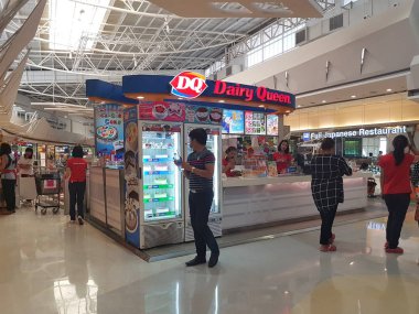 Chiang Rai, Tayland - 1 Mart: mağaza iç görünüm merkez Plaza mağazası 1 Mart 2017 yılında Chiang rai, Tayland tarihinde dükkanında Dairy Queen ile