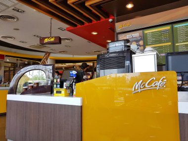 Chiang Rai, Tayland - Mart 1: 1 Mart 2017 yılında Chiang rai, Tayland tarihinde Mcdonald's Restoran kafede