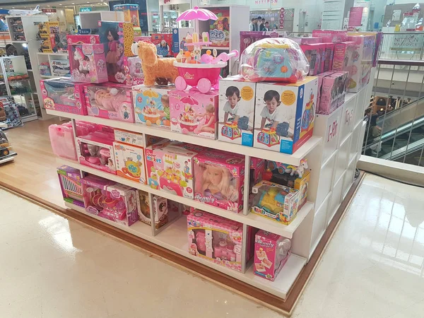 Chiang Rai, Tajlandia - 1 marca: Widok wewnątrz Department store z kobiece zabawki Central Plaza sklepie na 1 marca 2017 r. w Chiang rai, Tajlandia — Zdjęcie stockowe