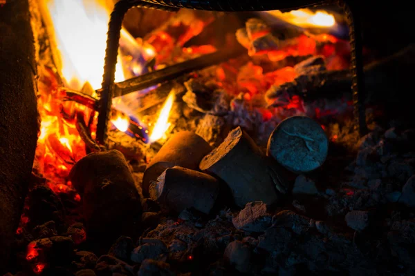 Closeup cassava in campfire, cooking food in camping. — Stock Photo, Image