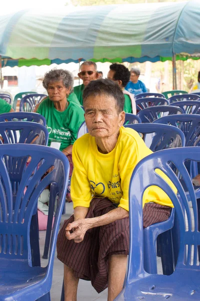 Chiang Rai, Tayland - 19 Şubat: cüzzam 19 Şubat 2016 üzerinde Chiang rai, Tayland acı kimliği belirsiz eski Asyalı kadın. — Stok fotoğraf