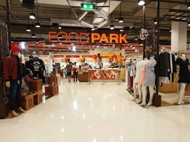 Chiang Rai, Tayland - 2 Şubat: mağaza iç görünüm ile gıda dilimi Central Plaza 2 Şubat 2017 yılında Chiang rai, Tayland.
