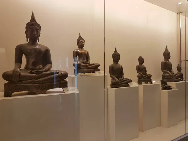 KAMPHAENG PHET, THAILAND - MARCH 31 : Buddha in subduing Mara in Kamphaeng Phet National Museum on March 31, 2017 in Kamphaeng Phet, Thailand. — Stock Photo, Image