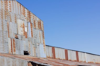 paslı galvanizli demirden yapılmış closeup eski bina