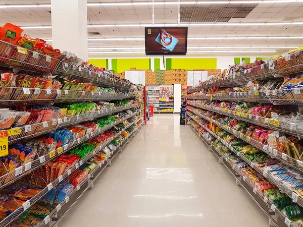 Chiang Rai, Thajsko - 14. května: supermarket vnitřní pohled v Big C Supercenter na 14 května 2017 v Chiang rai, Thajsko. — Stock fotografie