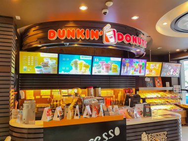 Chiang Mai, Tayland - 24 Haziran: iç Dunkin Donuts Dükkanı dekorasyonu üzerinde 24 Haziran 2017 Chiang Mai, Tayland ile.