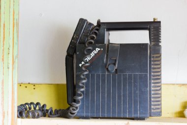 Bangkok, Tayland - 14 Temmuz: Bangkok, Tayland, Thailand, vintage retro ilk cep telefonu Nokia Mobira Talkman modelde 14 Temmuz 2017