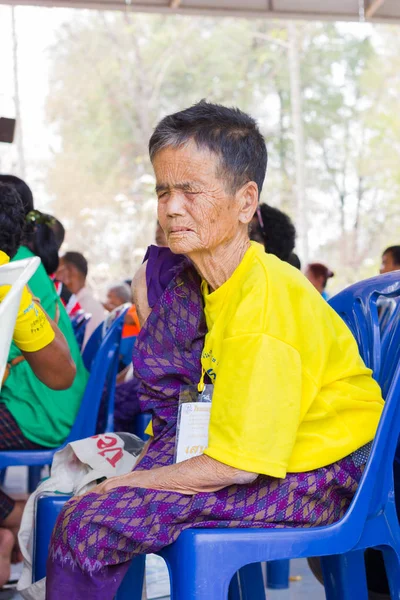 Chiang Rai, Tayland - 19 Şubat: cüzzam 19 Şubat 2016 üzerinde Chiang rai, Tayland acı kimliği belirsiz eski Asyalı kadın. — Stok fotoğraf
