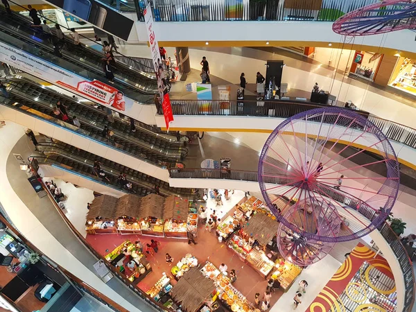 CHIANG MAI, THAILAND - SEPTEMBER 28 : Department store interior top view with aisle at Central Festival on September 28, 2017 in Chiang Mai, Thailand.erior — Stock Photo, Image