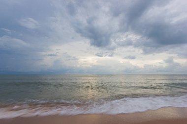 Yaz tropikal plaj ve deniz. Tatil arka plan