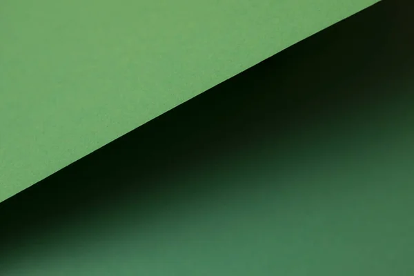 Gölgeli yeşil kağıtlar