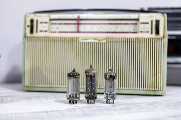 Componentes Semicondutores Eletrônicos Antigos — Fotografia de Stock