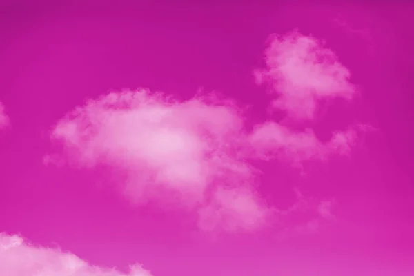 Розовое Небо Розовыми Пушистыми Облаками — стоковое фото