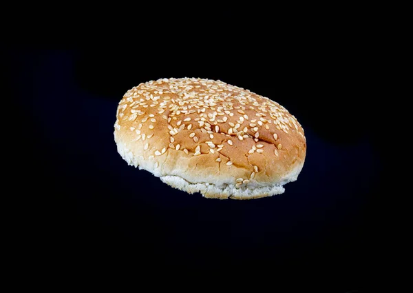 Semi Sesamo Hamburger Pane Sfondo Nero — Foto Stock