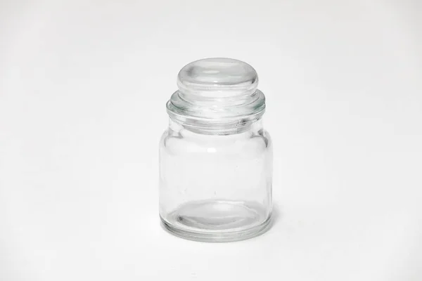 玻璃瓶 玻璃盖 白色底座隔离 — 图库照片
