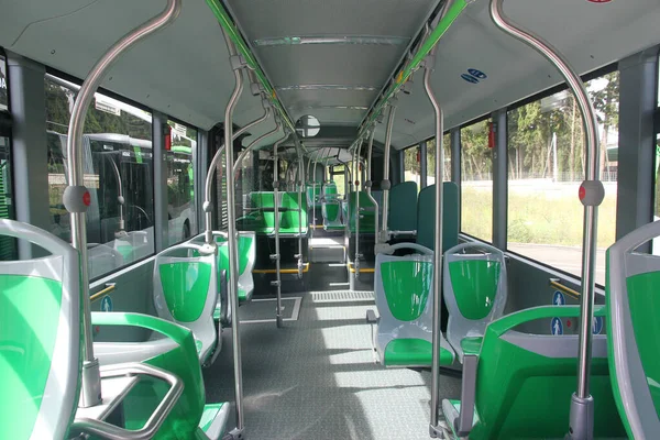 Asientos Dentro Autobús Urbano Adaptado Para Discapacitados Fotos de stock libres de derechos
