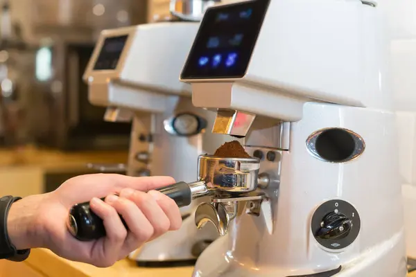 Kapalı çekimli iskele filtresi ve kahveci.