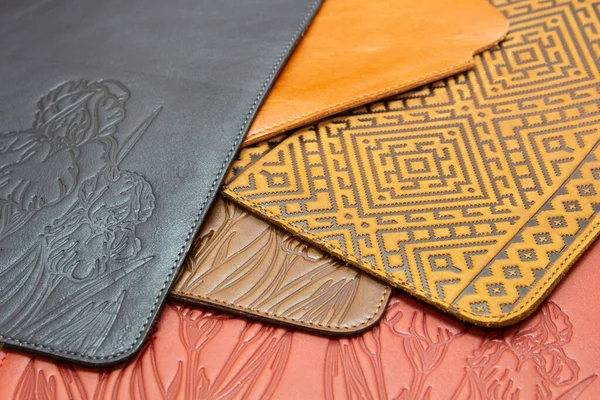 Akıllı telefon kılıfları için desenli deri. Kapatın.