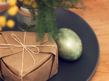 Paskalya sarı Mimoza yumurta arka plan