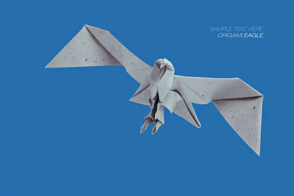 ペーパー クラフトの折り紙イーグル — ストック写真