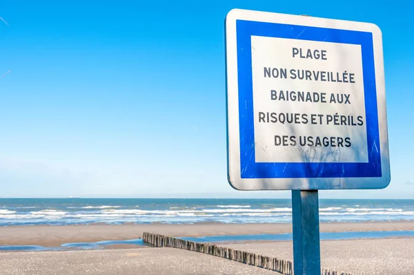 Playa sin vigilancia en Francia — Foto de Stock