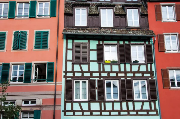 Historische vakwerkhuizen in Straatsburg centrum, Elzas, Frankrijk — Stockfoto
